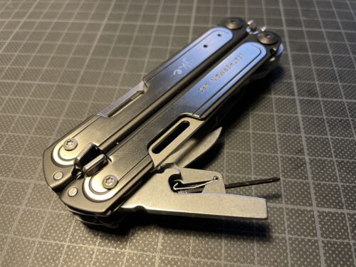 Leatherman Arc side tools