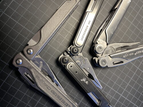 the different hinge mechanisms on the Leatherman multitools
